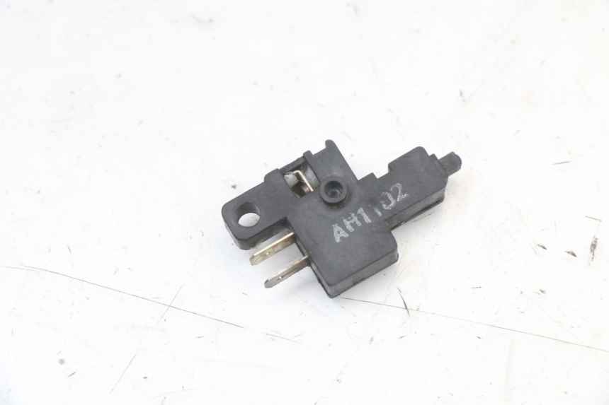 photo de CZUJNIK OTWIERANIA SIEDZENIA HONDA FES S-WING SWING 125 (2007 - 2015) - Zoom stanu zużycia