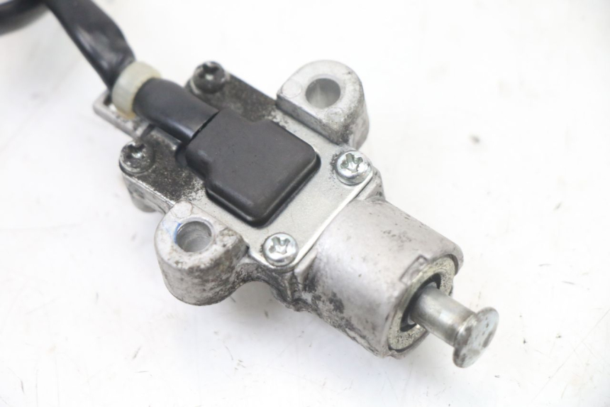 photo de CZUJNIK OTWIERANIA SIEDZENIA SUZUKI BURGMAN 125 (2018 - 2021) - Zbliżenie techniczne