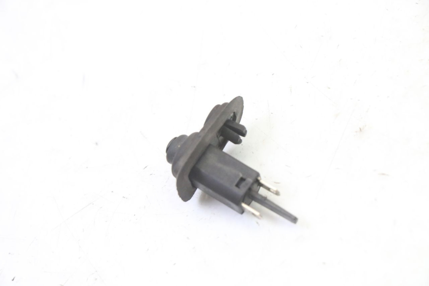 photo de CZUJNIK OTWIERANIA SIEDZENIA PIAGGIO X9 EVOLUTION 125 (2003 - 2007) - Inny kąt widzenia