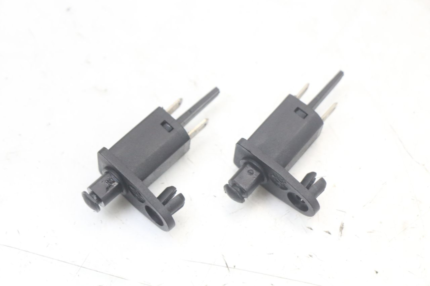 photo de CZUJNIK OTWIERANIA SIEDZENIA PIAGGIO XEVO - X EVO 125 (2007 - 2017) - Widok główny