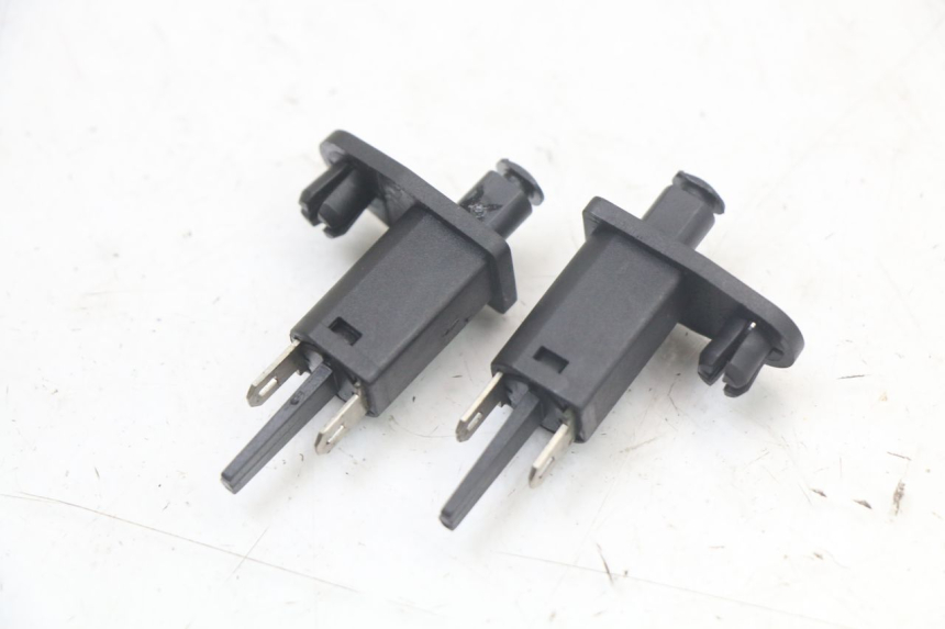 photo de CZUJNIK OTWIERANIA SIEDZENIA PIAGGIO XEVO - X EVO 125 (2007 - 2017) - Zoom stanu zużycia