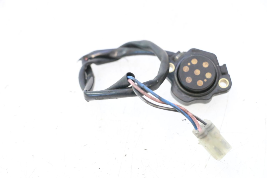 photo de CZUJNIK POŁOŻENIA NEUTRALNEGO SUZUKI SV S 650 (2003 - 2009) - Zbliżenie techniczne