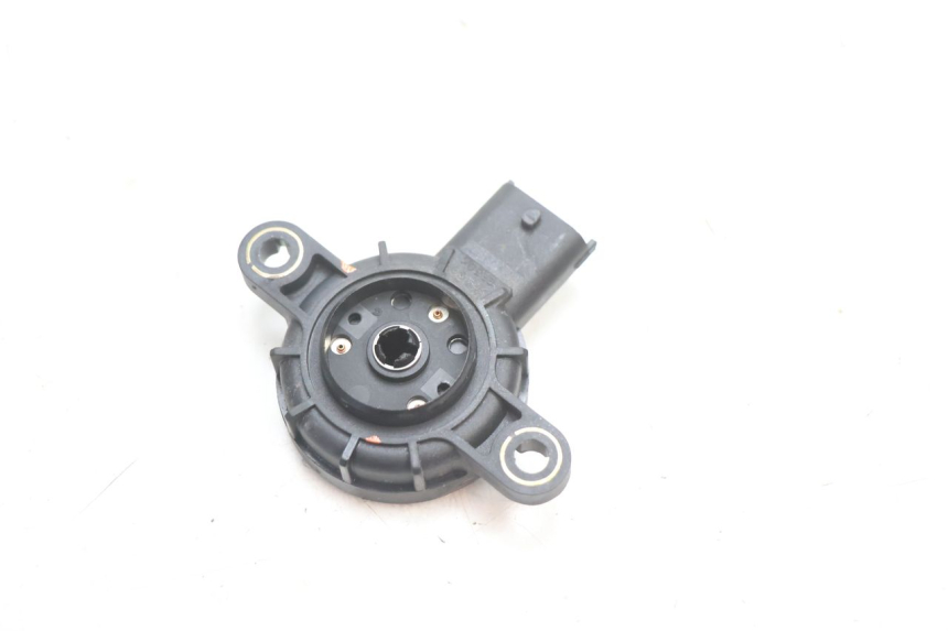 photo de CZUJNIK POZYCJI ROLL LOCK PIAGGIO MP3 LT 400 (2007 - 2012) - Inny kąt widzenia