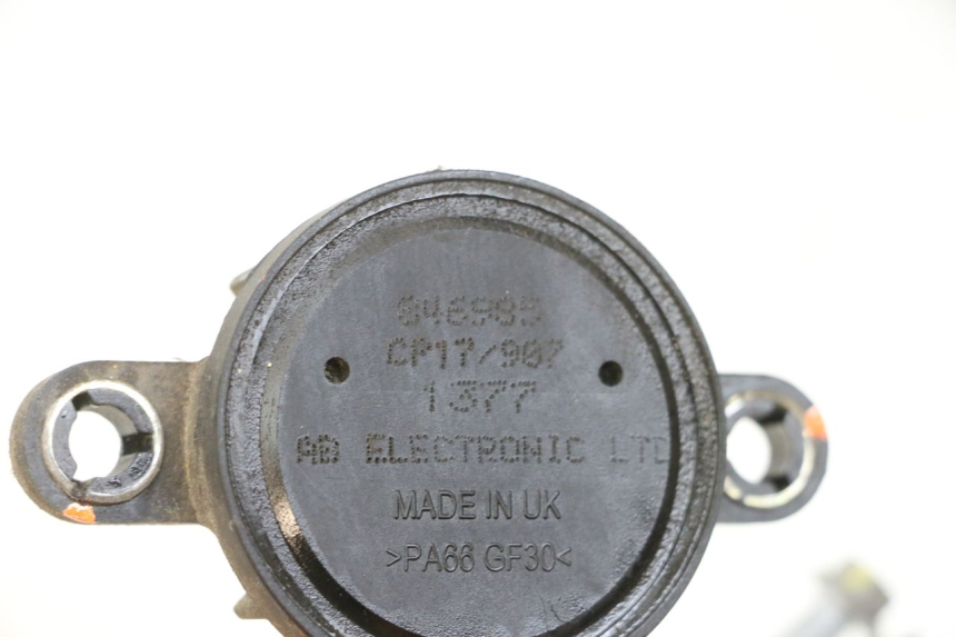 photo de CZUJNIK POZYCJI BLOKADY ROLL PIAGGIO MP3 125 (2006 - 2014) - Szczegół części