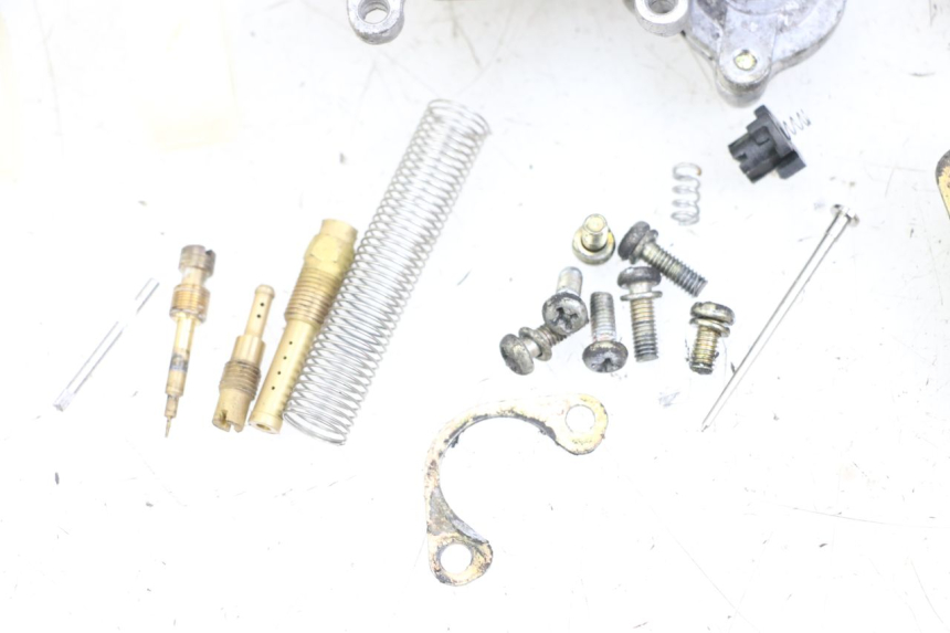 photo de GAŹNIK KYMCO AGILITY 4T 50 (2005 - 2018) - Stan powierzchni