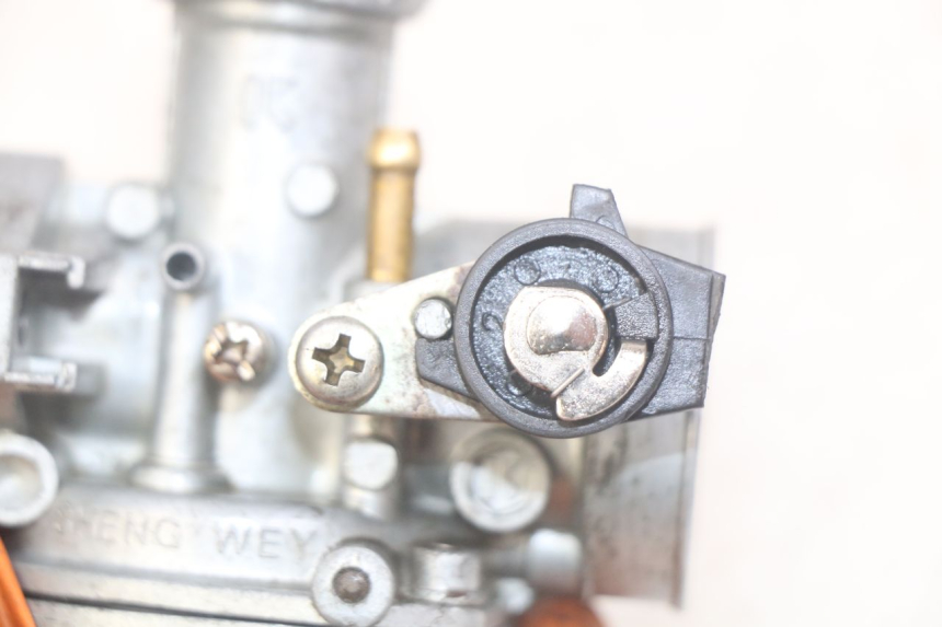 photo de GAŹNIK LONCIN DIRT BIKE 125 - Zoom stanu zużycia