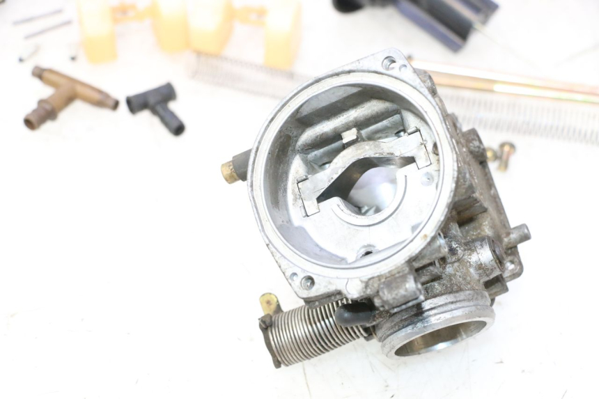 photo de GAŹNIK SUZUKI GS GSE 500 (2001 - 2003) - Alternatywny kąt