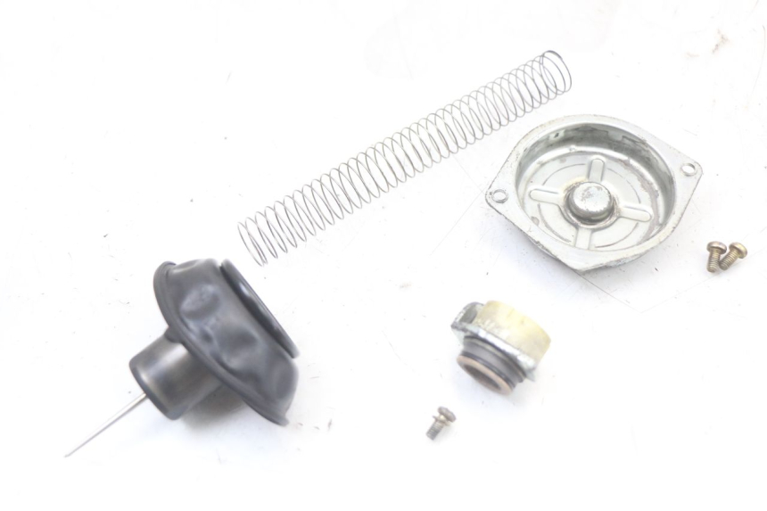 photo de GAŹNIK HONDA NES AROBASE 125 (2000 - 2003) - Szczegóły charakterystyczne