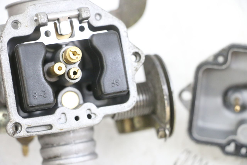 photo de GAŹNIK PEUGEOT KISBEE 4T 50 (2010 - 2017) - Szczegóły charakterystyczne