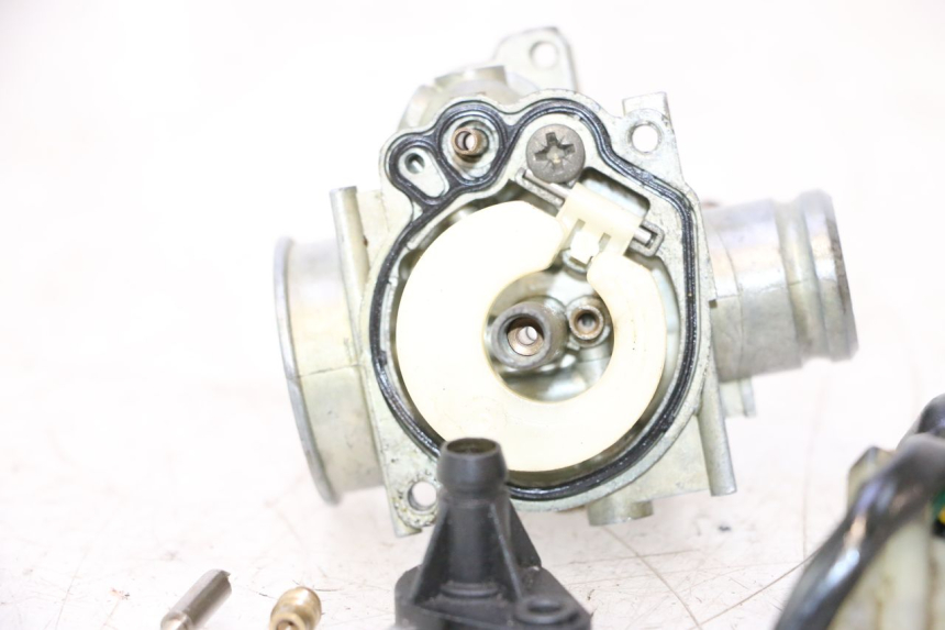 photo de GAŹNIK PEUGEOT LUDIX ONE 50 (2004 - 2006) - Oznaczenia i referencje