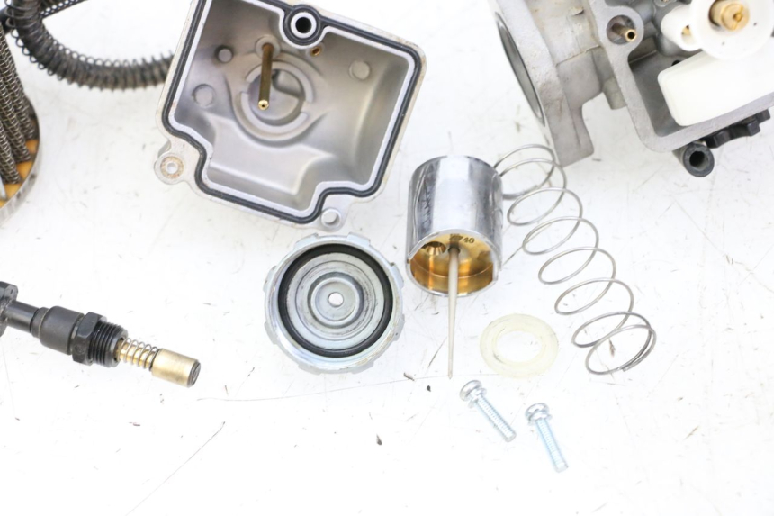 photo de GAŹNIK APOLLO RFZ 125 - Szczegóły charakterystyczne