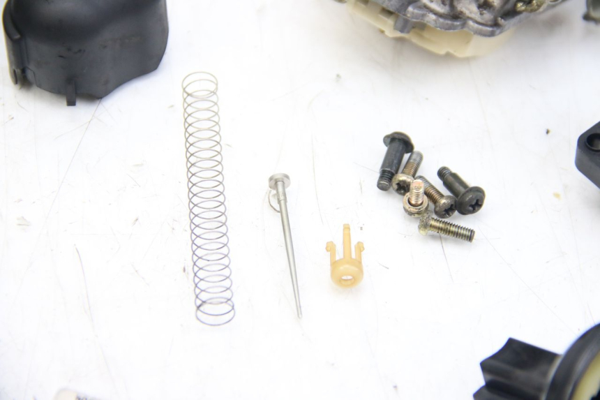 photo de GAŹNIK APRILIA SCARABEO 4T 50 (2009 - 2017) - Widok z bliska