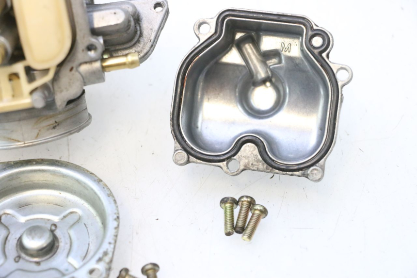 photo de GAŹNIK HONDA SCV LEAD 100 (2003 - 2007) - Alternatywny kąt