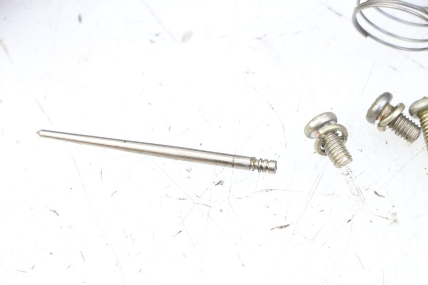 photo de GAŹNIK VONROAD YIBEN 125 (2006 - 2010) - Zbliżenie komponentów