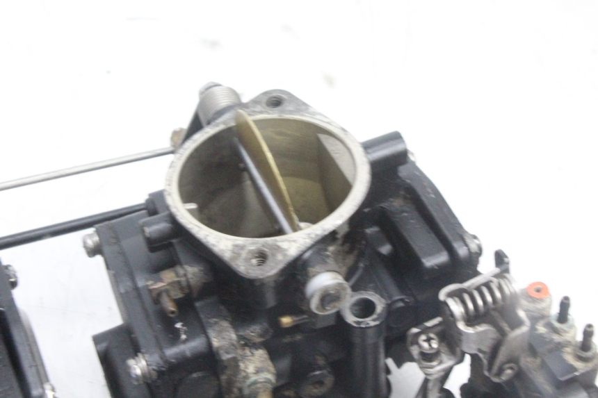 photo de GAŹNIK YAMAHA WAVE RUNNER GP R 1200 (2000 - 2003) - Szczegóły charakterystyczne