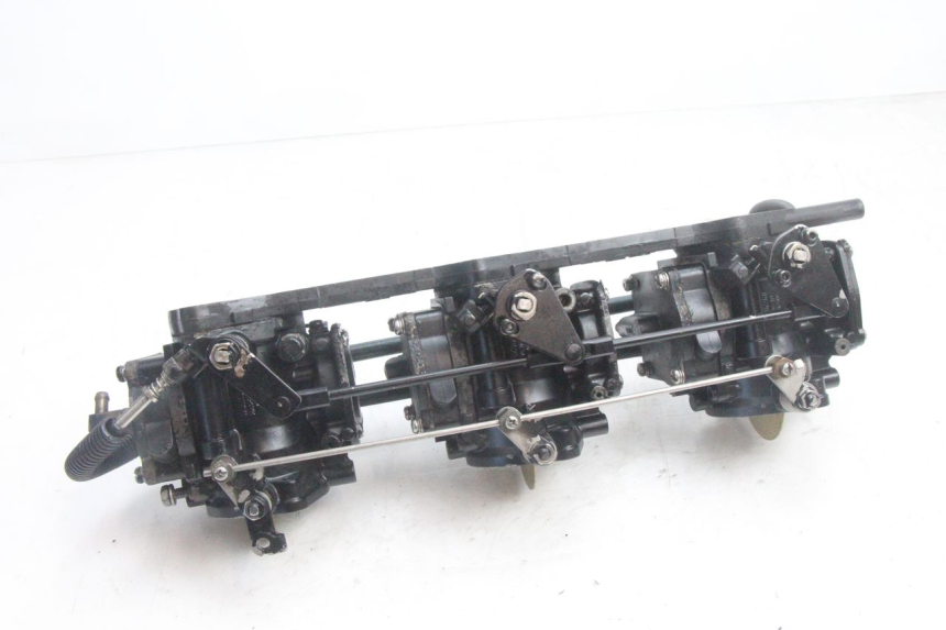 photo de GAŹNIK YAMAHA WAVE RUNNER GP R 1200 (2000 - 2003) - Inny kąt widzenia