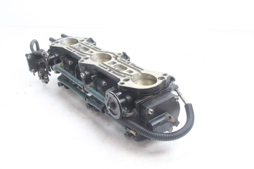 photo de GAŹNIK YAMAHA WAVE RUNNER GP R 1200 (2000 - 2003) - Punkty mocowania