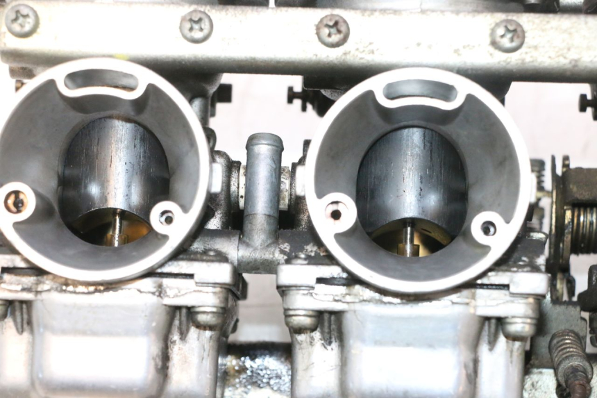 photo de GAŹNIK YAMAHA XJR 1300 (1998 - 2002) - Inny kąt widzenia