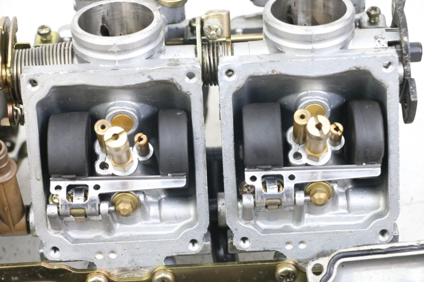 photo de GAŹNIK YAMAHA XJS DIVERSION 600 (1997 - 1999) - Szczegóły charakterystyczne