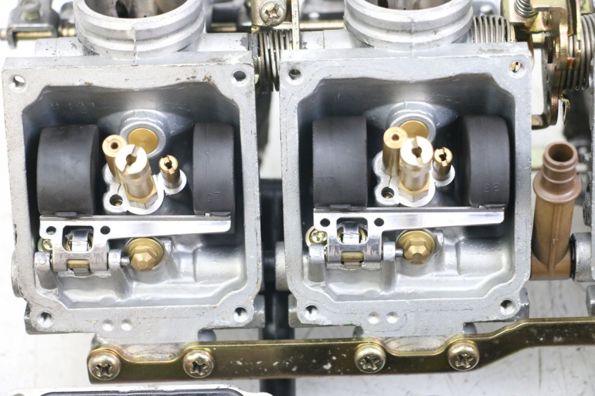 photo de GAŹNIK YAMAHA XJS DIVERSION 600 (1997 - 1999) - Zbliżenie komponentów