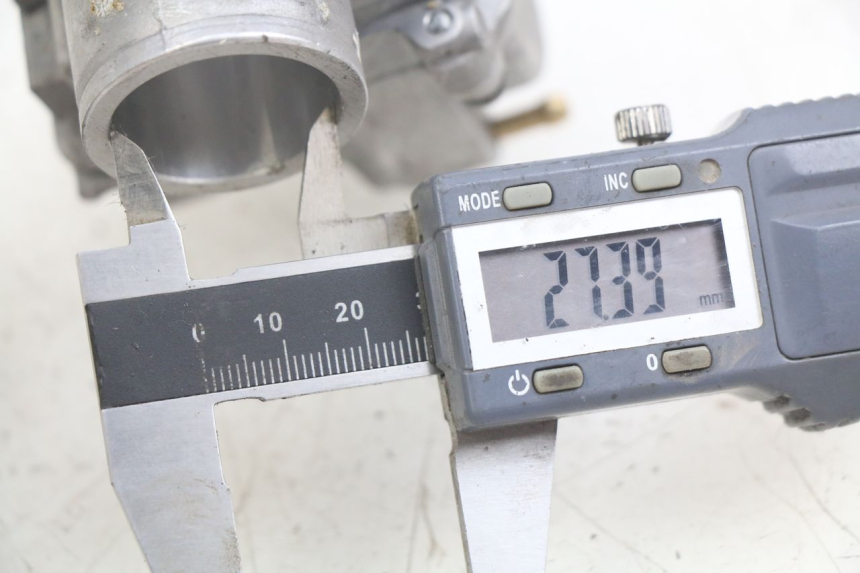 photo de GAŹNIK PEUGEOT XP6 50 (1997 - 2003) - Inny kąt widzenia