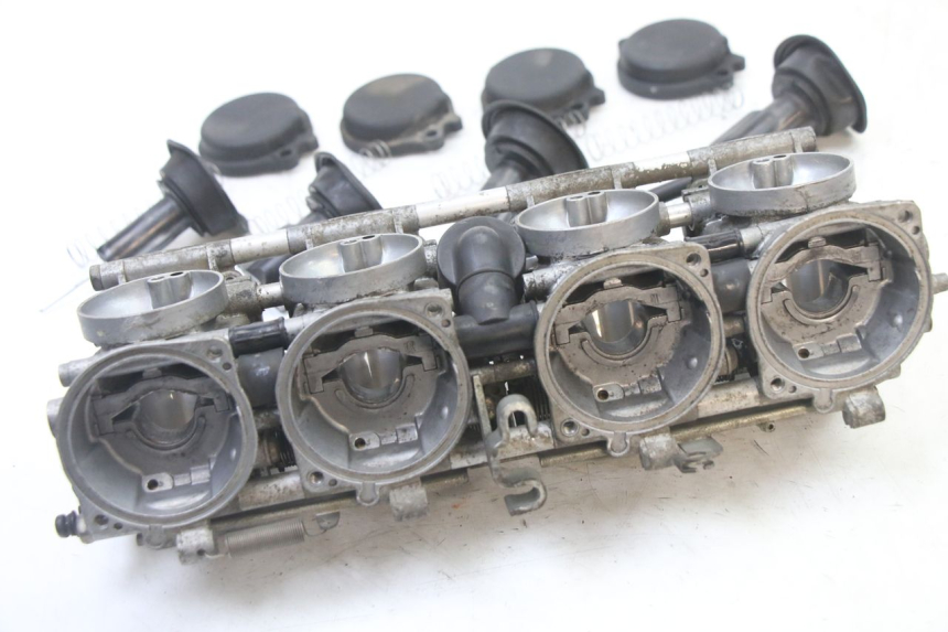 photo de GAŹNIK YAMAHA FZS FAZER 600 (2001 - 2003) - Stan powierzchni