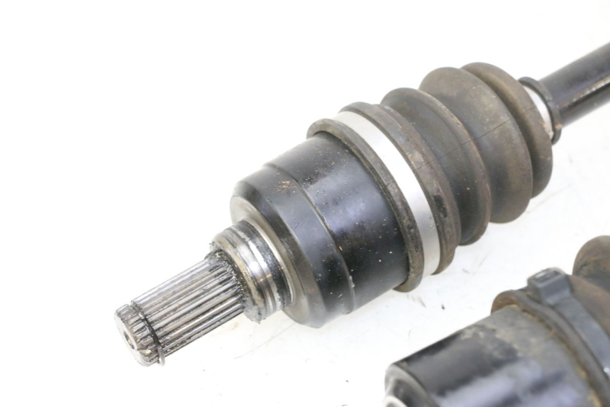 photo de WAŁ NAPĘDOWY TYLNY YAMAHA YFM GRIZZLY 550 (2008 - 2015) - Zbliżenie techniczne