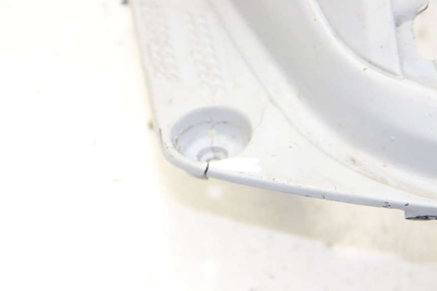 photo de OSŁONA TYLNA MBK BOOSTER SPIRIT 50 (1999 - 2003) - Zbliżenie techniczne