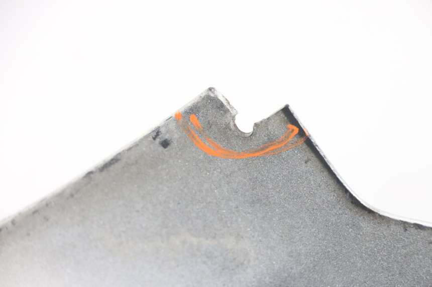 photo de OSŁONA TYLNA MBK BOOSTER SPIRIT 50 (2004 - 2017) - Zbliżenie techniczne