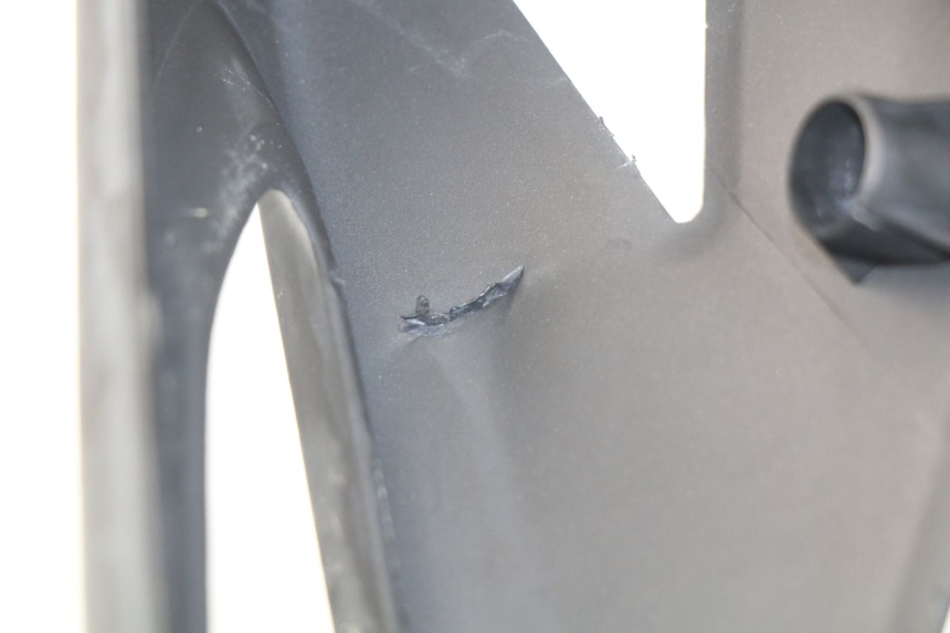 photo de OSŁONA TYLNA MV AGUSTA BRUTALE R WALLY 910 (2008 - 2008) - Zbliżenie techniczne