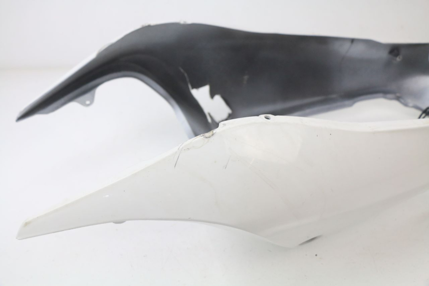 photo de OSŁONA TYLNA HONDA CBR 929 RR FIREBLADE 900 (2000 - 2001) - Zoom stanu zużycia