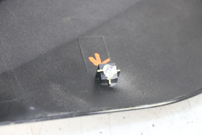 photo de OSŁONA TYLNA KYMCO DINK 4T 50 (2007 - 2018) - Szczegóły charakterystyczne