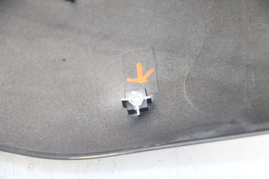 photo de OSŁONA TYLNA KYMCO DINK 4T 50 (2007 - 2018) - Zbliżenie techniczne