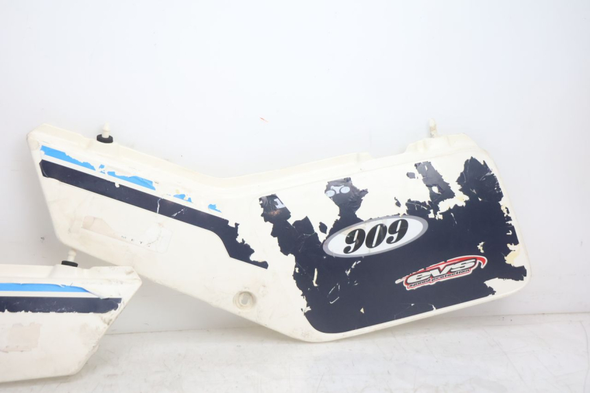 photo de OSŁONA TYLNA SUZUKI DR S 600 (1985 - 1989) - Inny kąt widzenia