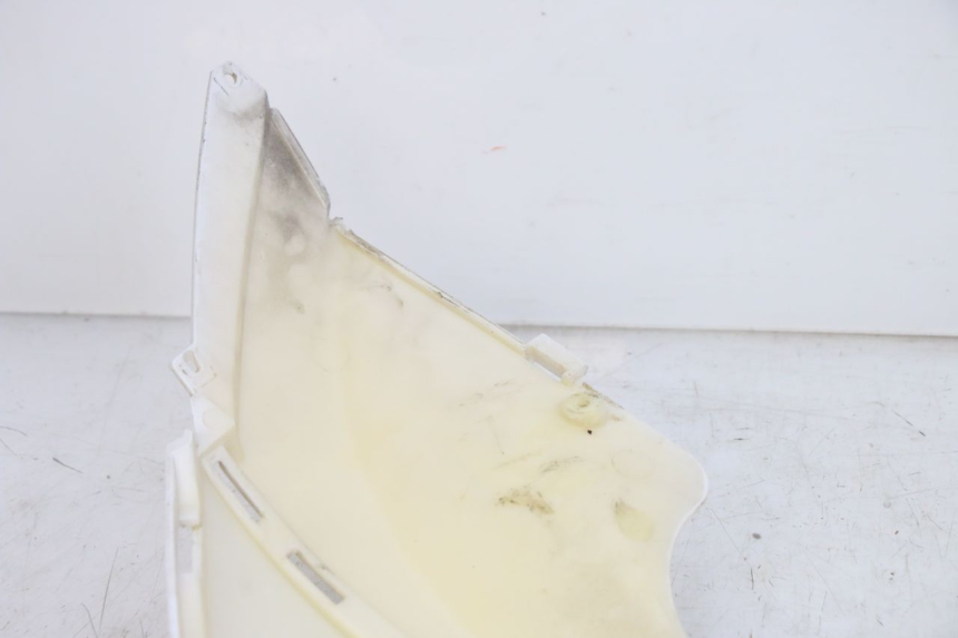 photo de OSŁONA TYLNA PIAGGIO FLY 125 (2005 - 2012) - Zbliżenie techniczne