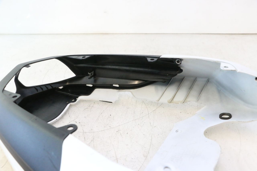 photo de OSŁONA TYLNA YAMAHA FZ8 800 (2010 - 2016) - Zbliżenie komponentów