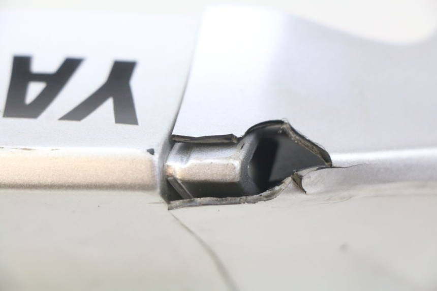 photo de OSŁONA TYLNA YAMAHA FZS FAZER 600 (1998 - 2001) - Szczegół części