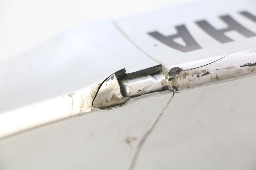 photo de OSŁONA TYLNA YAMAHA FZS FAZER 600 (1998 - 2001) - Zoom stanu zużycia