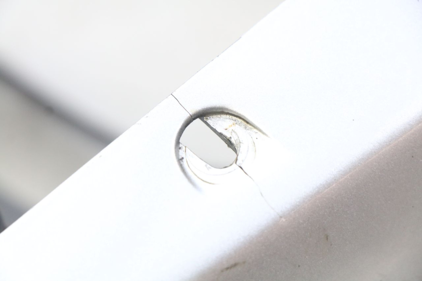 photo de OSŁONA TYLNA YAMAHA FZS FAZER 600 (1998 - 2001) - Zbliżenie techniczne