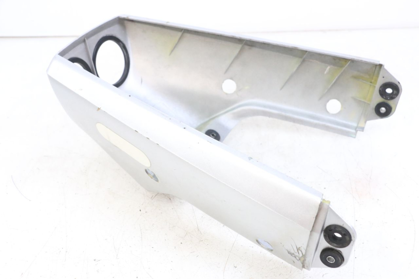 photo de OSŁONA TYLNA HYOSUNG GF 125 (2001 - 2005) - Inny kąt widzenia