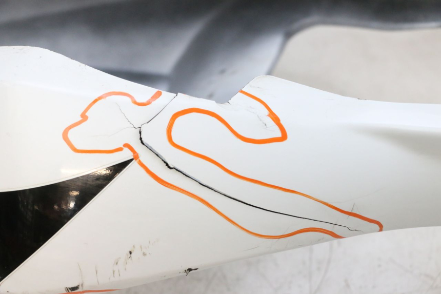 photo de OSŁONA TYLNA SUZUKI GSXR GSX-R 1000 (2003 - 2004) - Zbliżenie techniczne