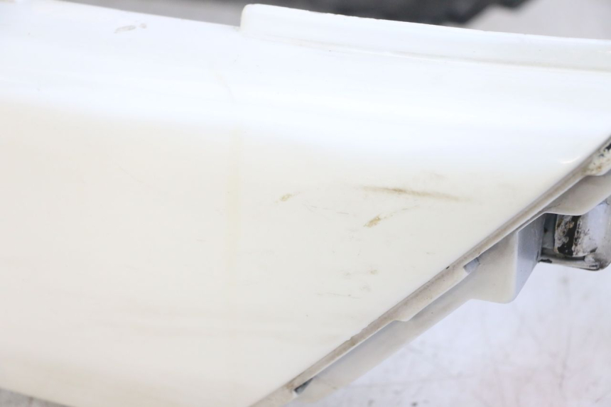 photo de OSŁONA TYLNA HONDA CBR F 1000 (1993 - 1996) - Zbliżenie komponentów