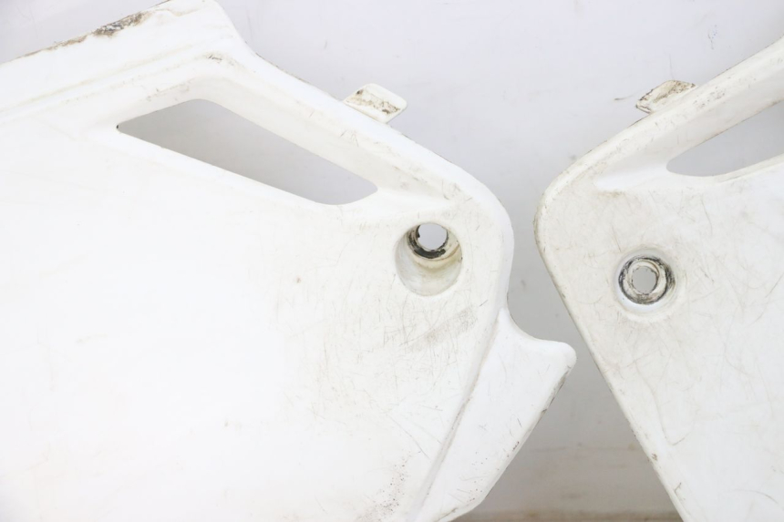 photo de OSŁONA TYLNA HONDA CR 85 (2003 - 2007) - Szczegóły charakterystyczne