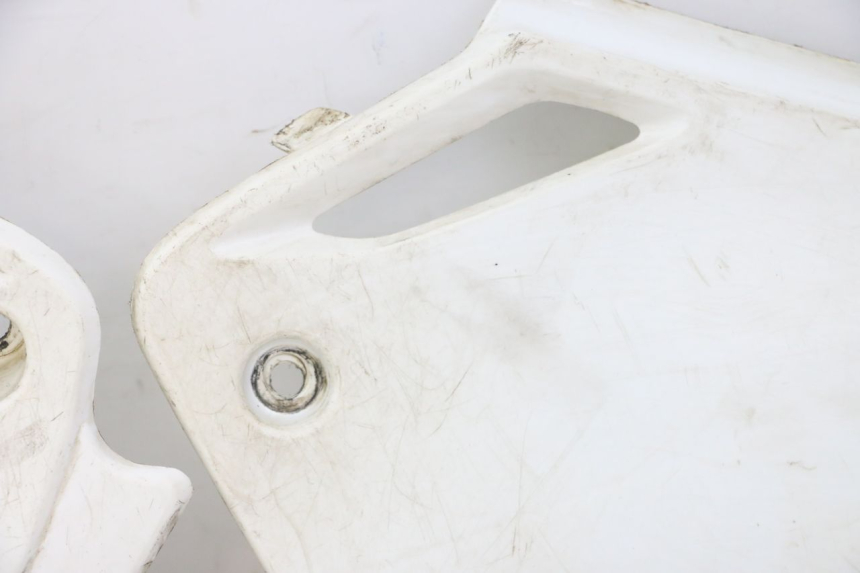 photo de OSŁONA TYLNA HONDA CR 85 (2003 - 2007) - Zbliżenie komponentów