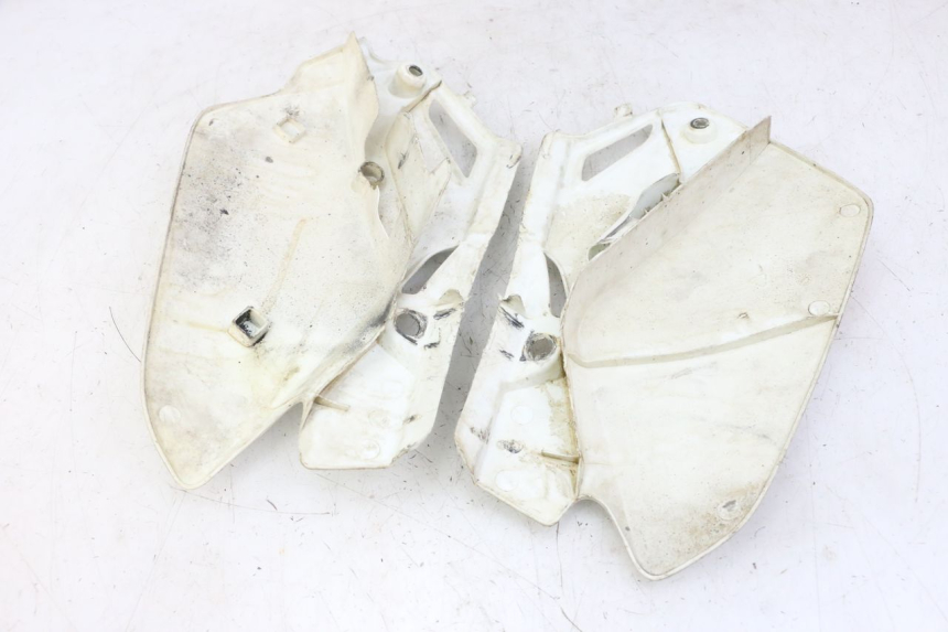 photo de OSŁONA TYLNA HONDA CR 85 (2003 - 2007) - Zbliżenie techniczne