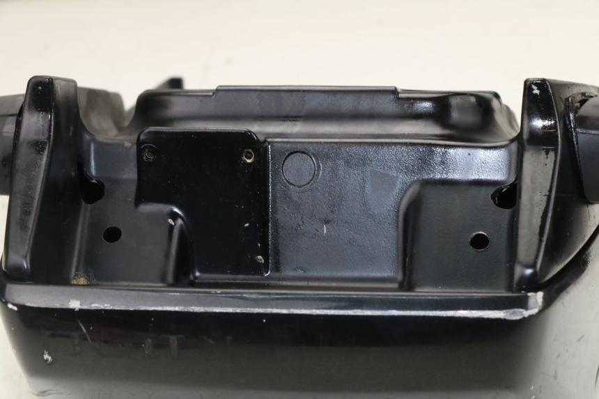 photo de OSŁONA TYLNA BMW K LT ABS 1100 (1990 - 1996) - Zoom stanu zużycia