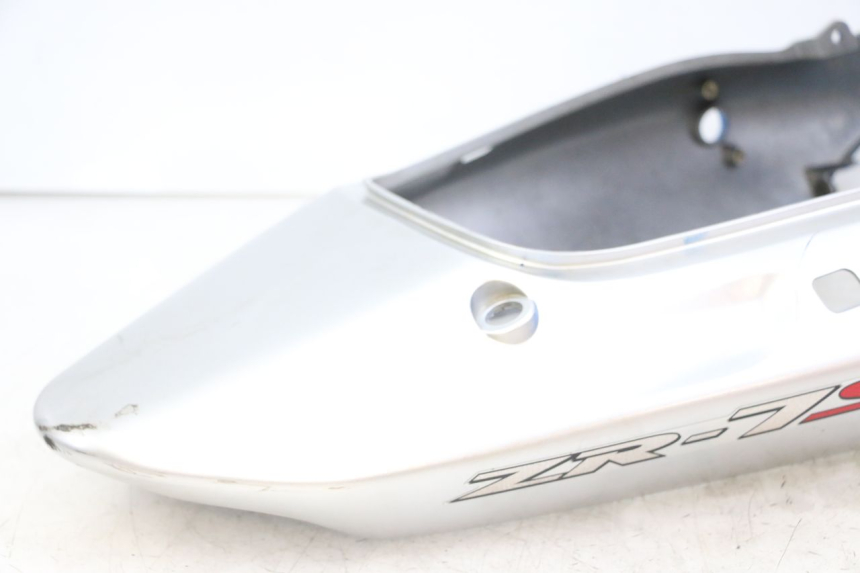 photo de OSŁONA TYLNA KAWASAKI ZR7 ZR-7 S 750 (1999 - 2004) - Widok z bliska