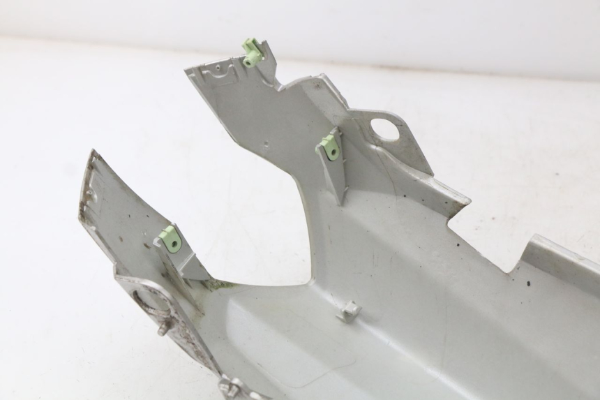 photo de OSŁONA TYLNA PEUGEOT KISBEE 2T 50 (2010 - 2017) - Szczegóły charakterystyczne