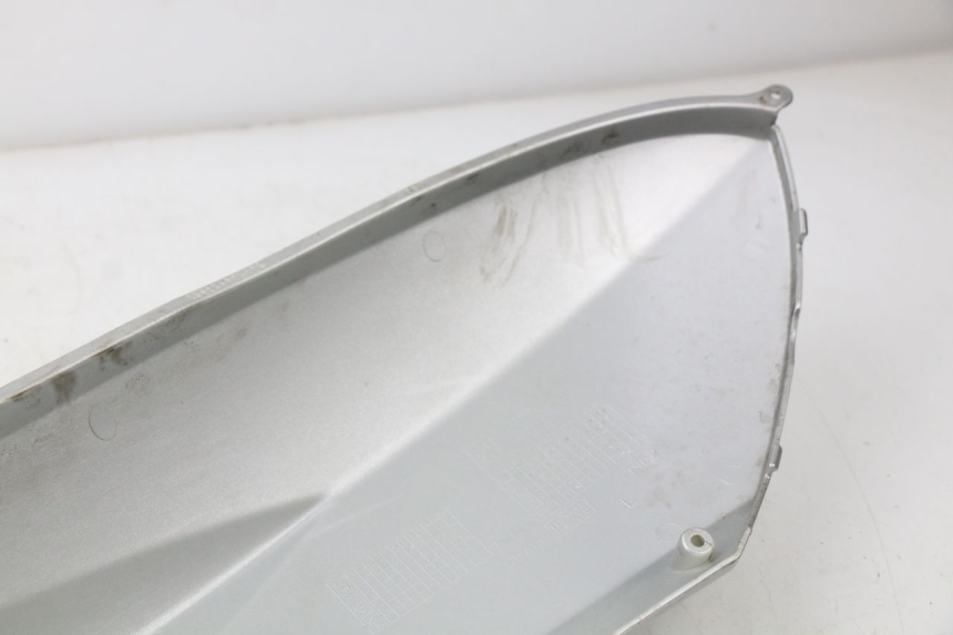 photo de OSŁONA TYLNA PEUGEOT KISBEE 2T 50 (2010 - 2017) - Zbliżenie komponentów