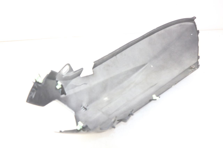 photo de OSŁONA TYLNA PEUGEOT KISBEE 2T 50 (2018 - 2022) - Szczegóły charakterystyczne